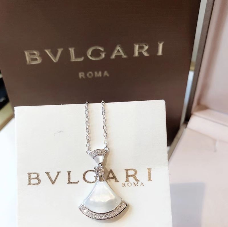 Bottega Venenta Necklaces